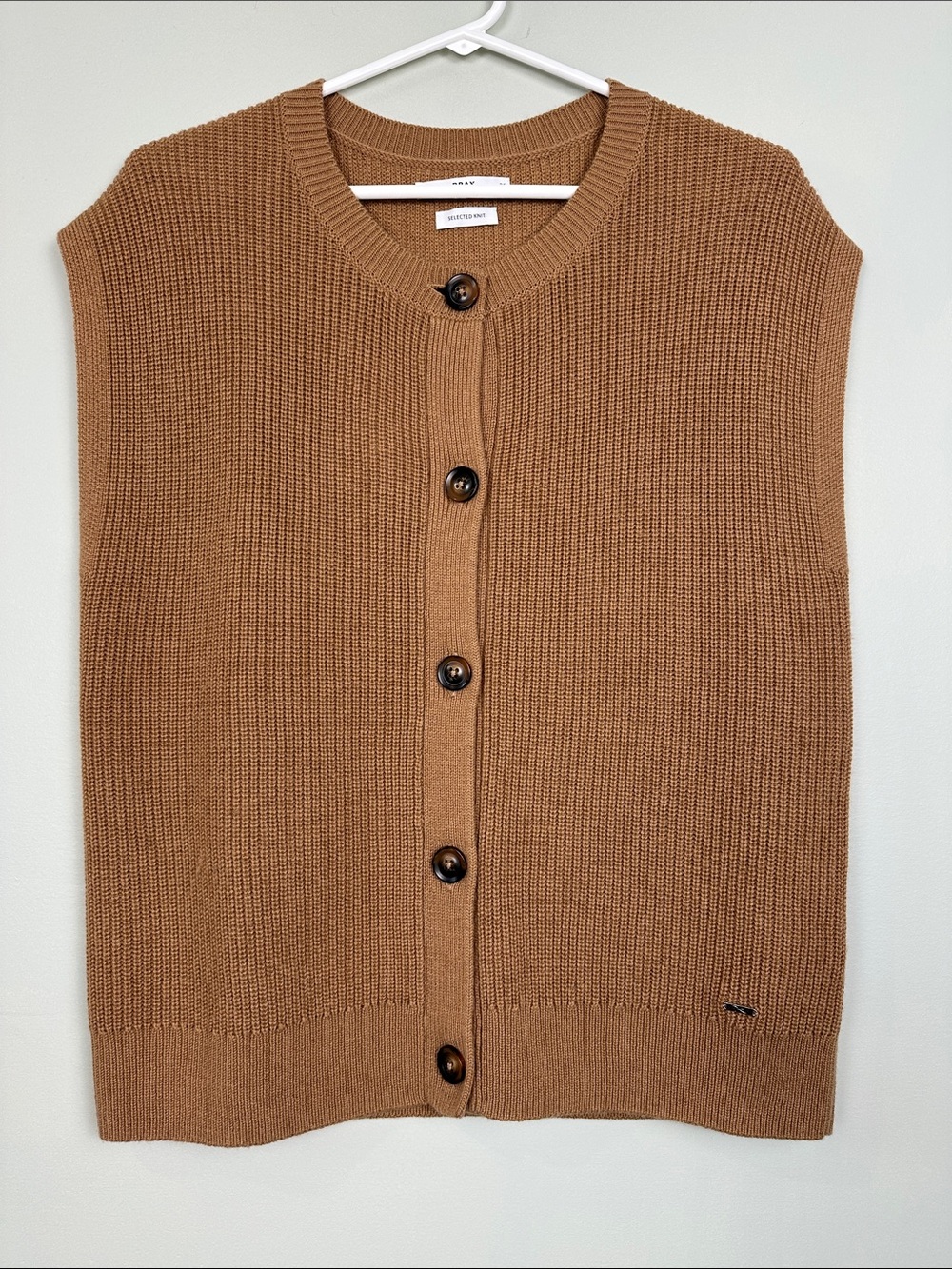 131. BRAX wool blend vest